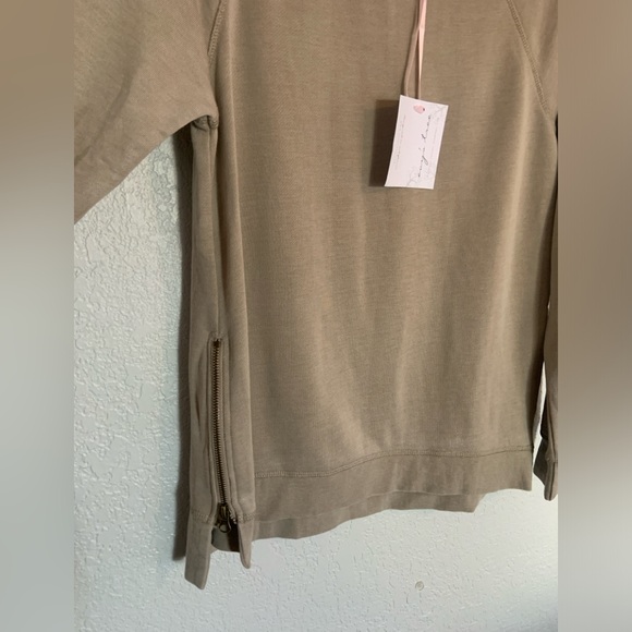 Evy’s Tree Tatum sweater size Small - Picture 2 of 6